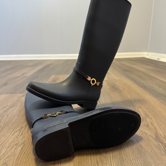 Tall Women's Rugged Outback Rain Boots - Navy Blue LIKE NEW - Picture 2 of 6